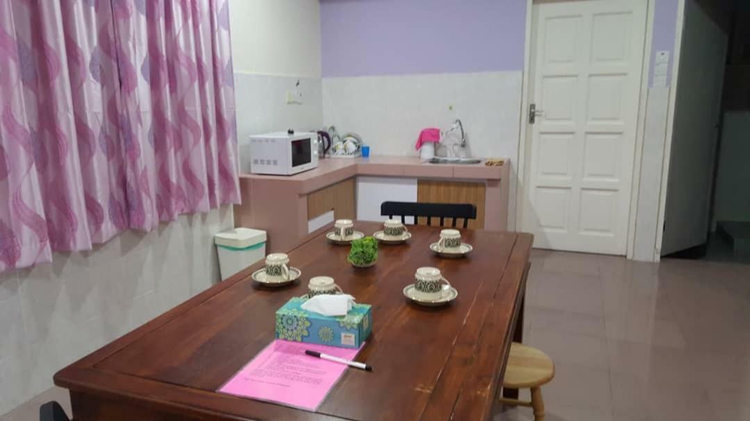 The Garden Vacation Home Lumut Eksteriør bilde