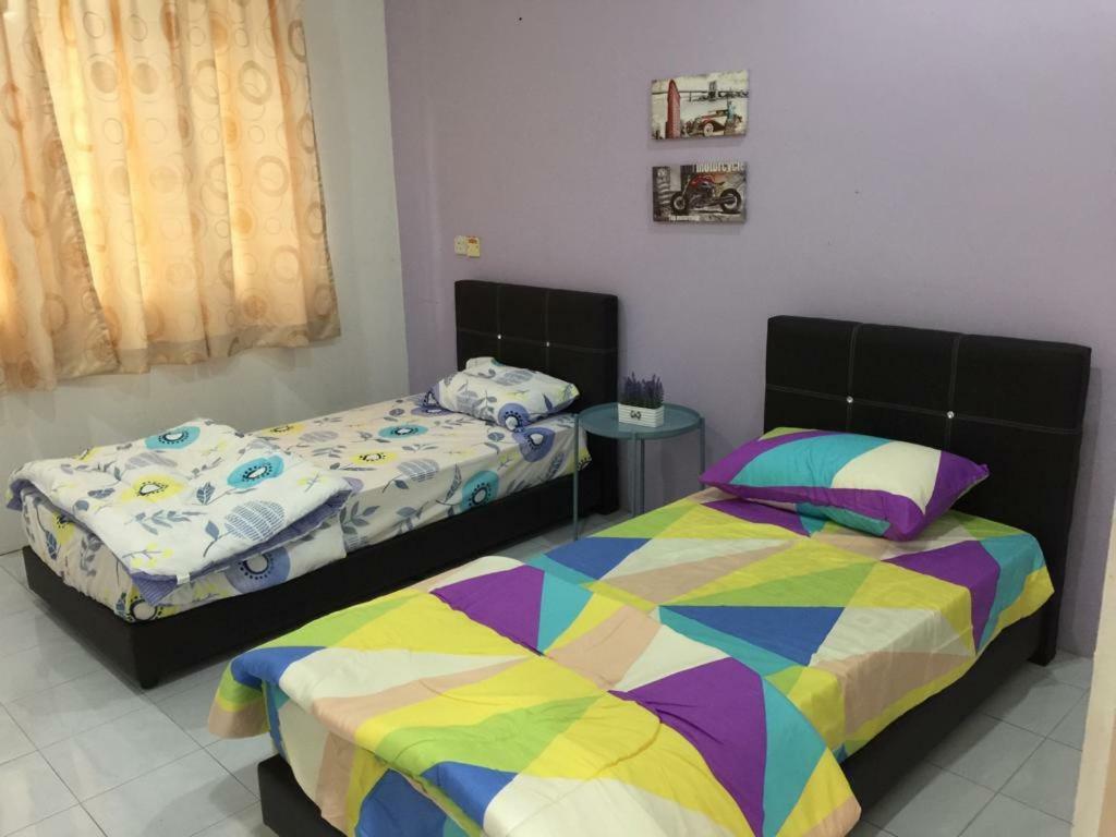 The Garden Vacation Home Lumut Eksteriør bilde