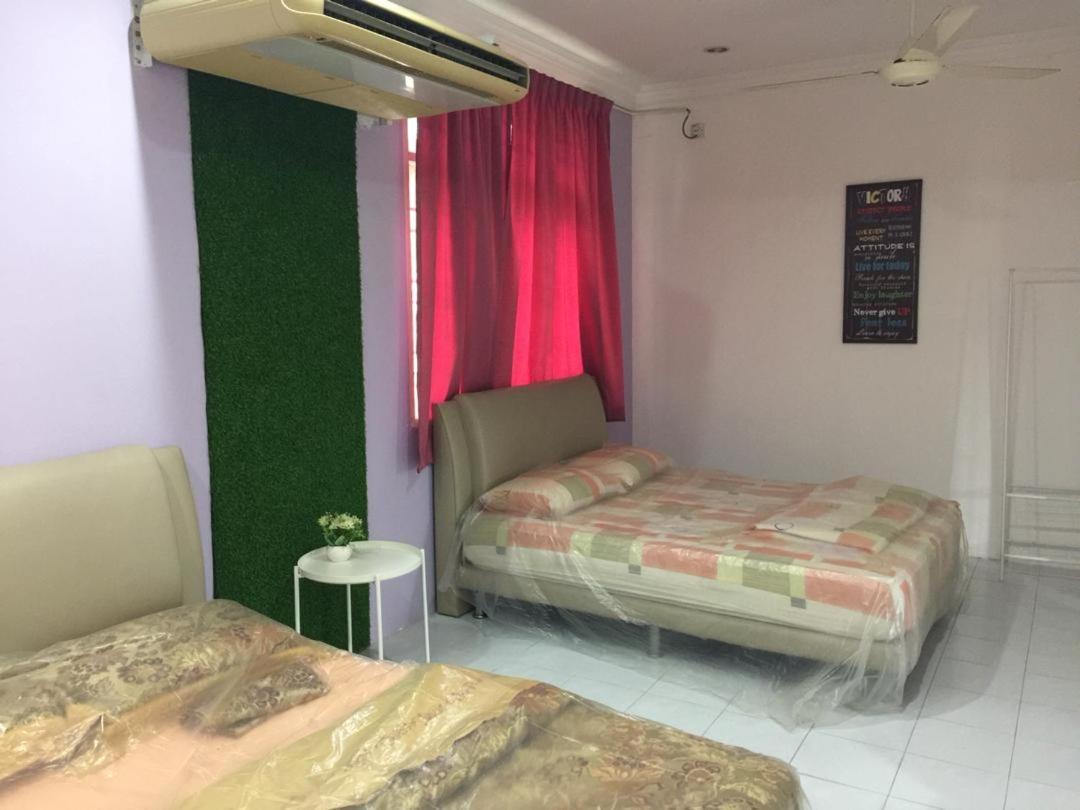 The Garden Vacation Home Lumut Eksteriør bilde